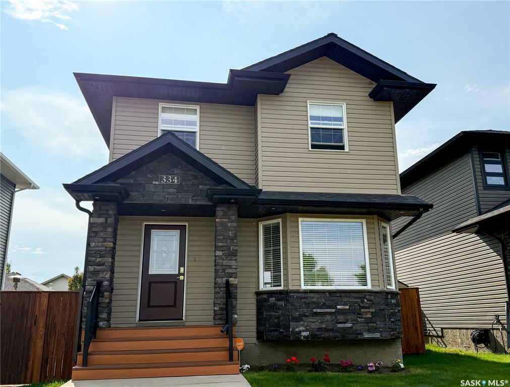 Property Photo: 334 Stonebridge Common SK S7T 0H2