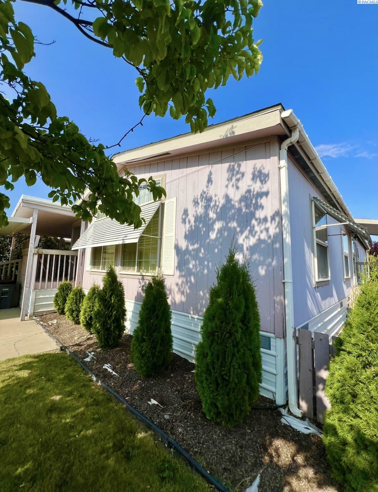 Property Photo: 325 S 5th St #13 WA 98944