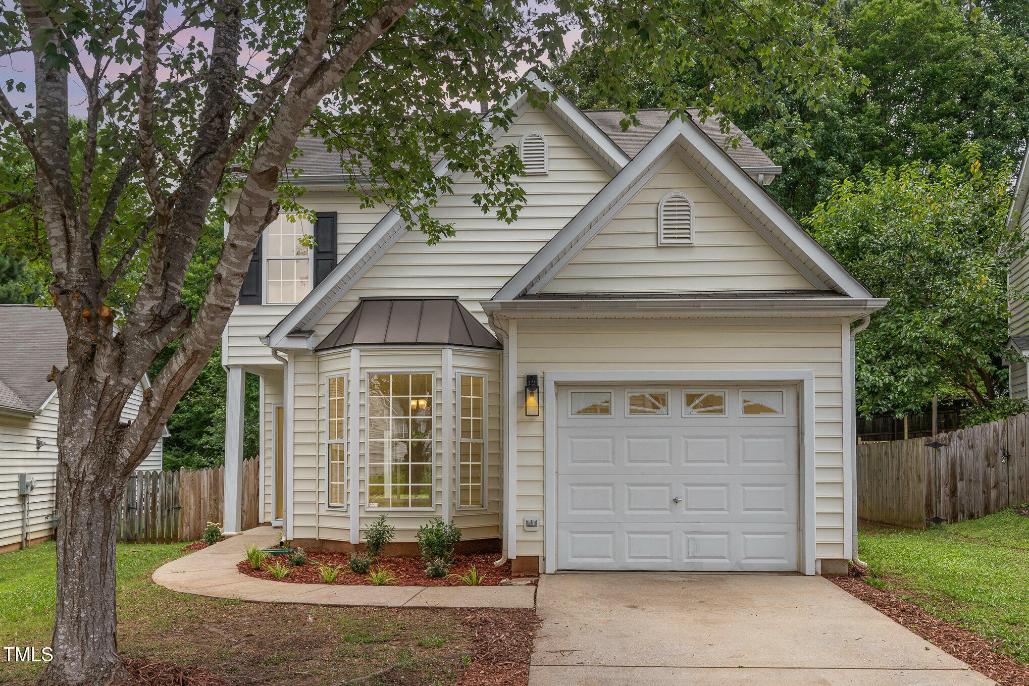 Property Photo: 2409 Valley Haven Drive NC 27603