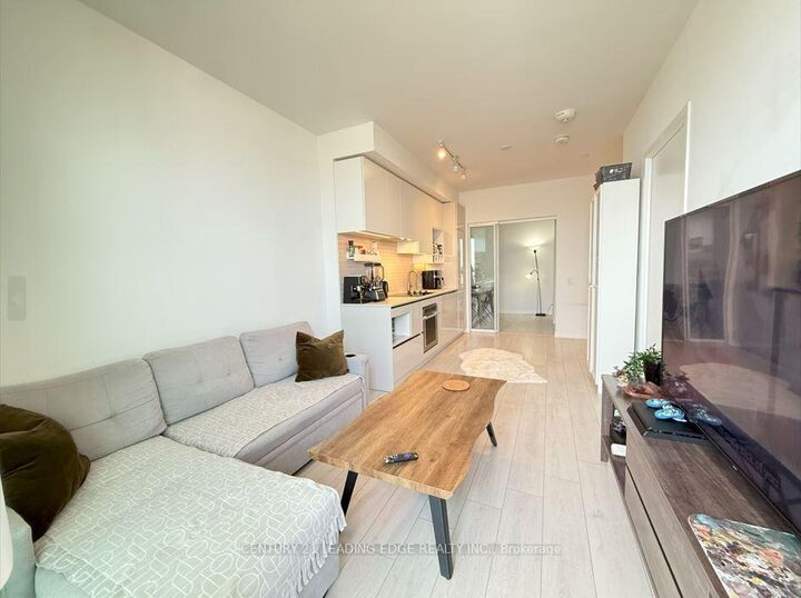 Property Photo: 950 Portage Parkway N 5515 ON L4K 0J7