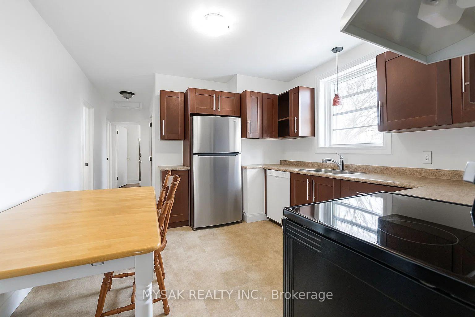 Property Photo: 17 West 3rd Street ON L9C 3J5