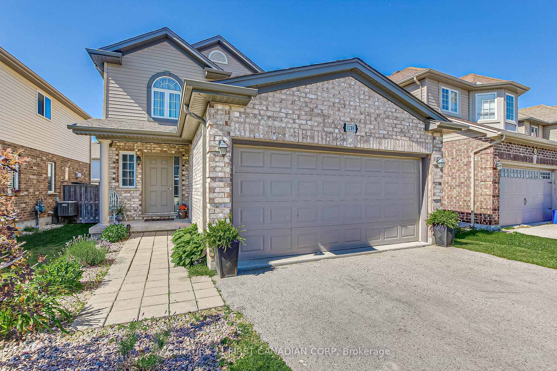 Photo de la propriété: 1289 Lawson Road ON N6G 5K9