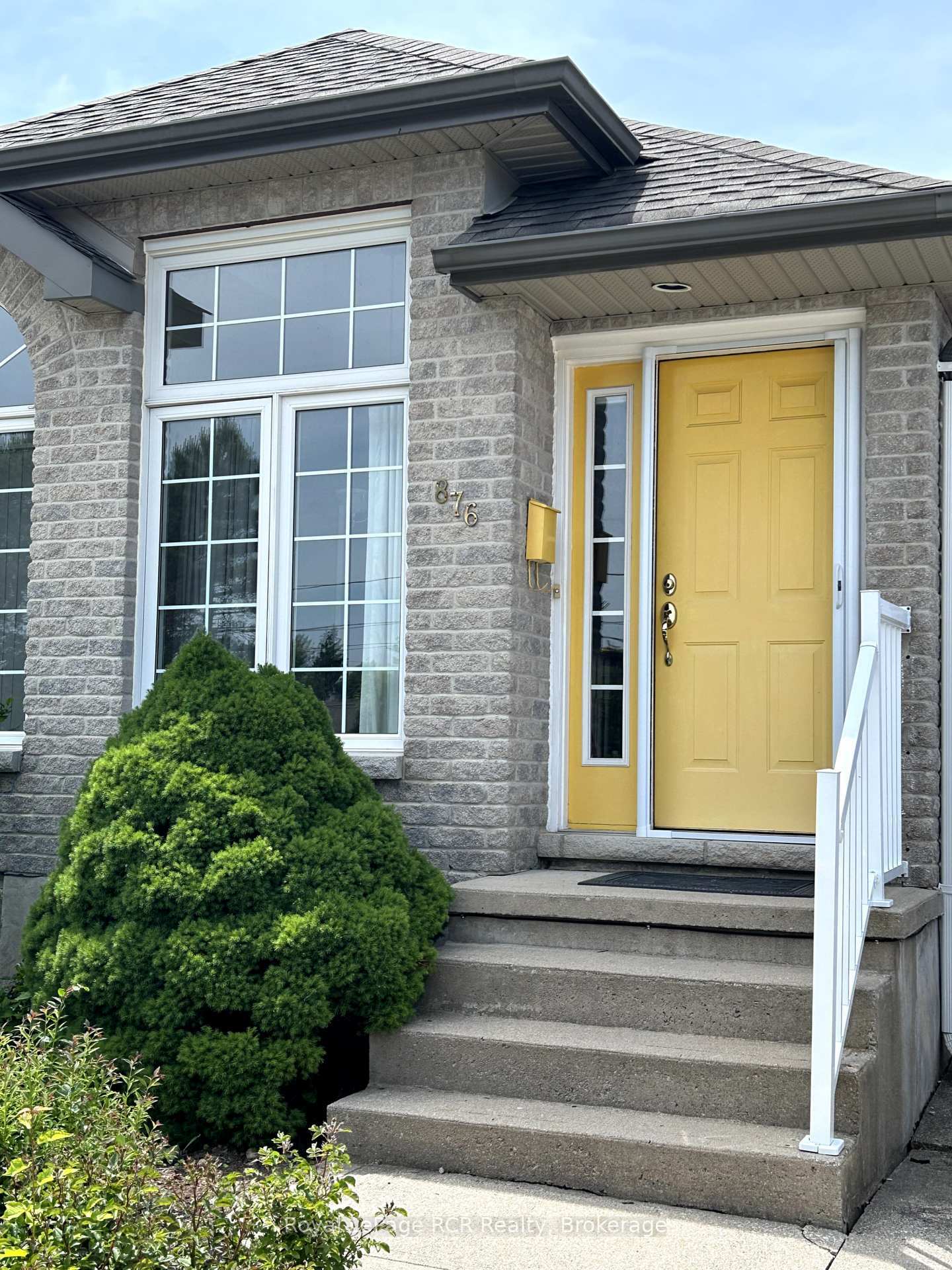 Property Photo: 876 9th A Avenue E ON N4K 3E7