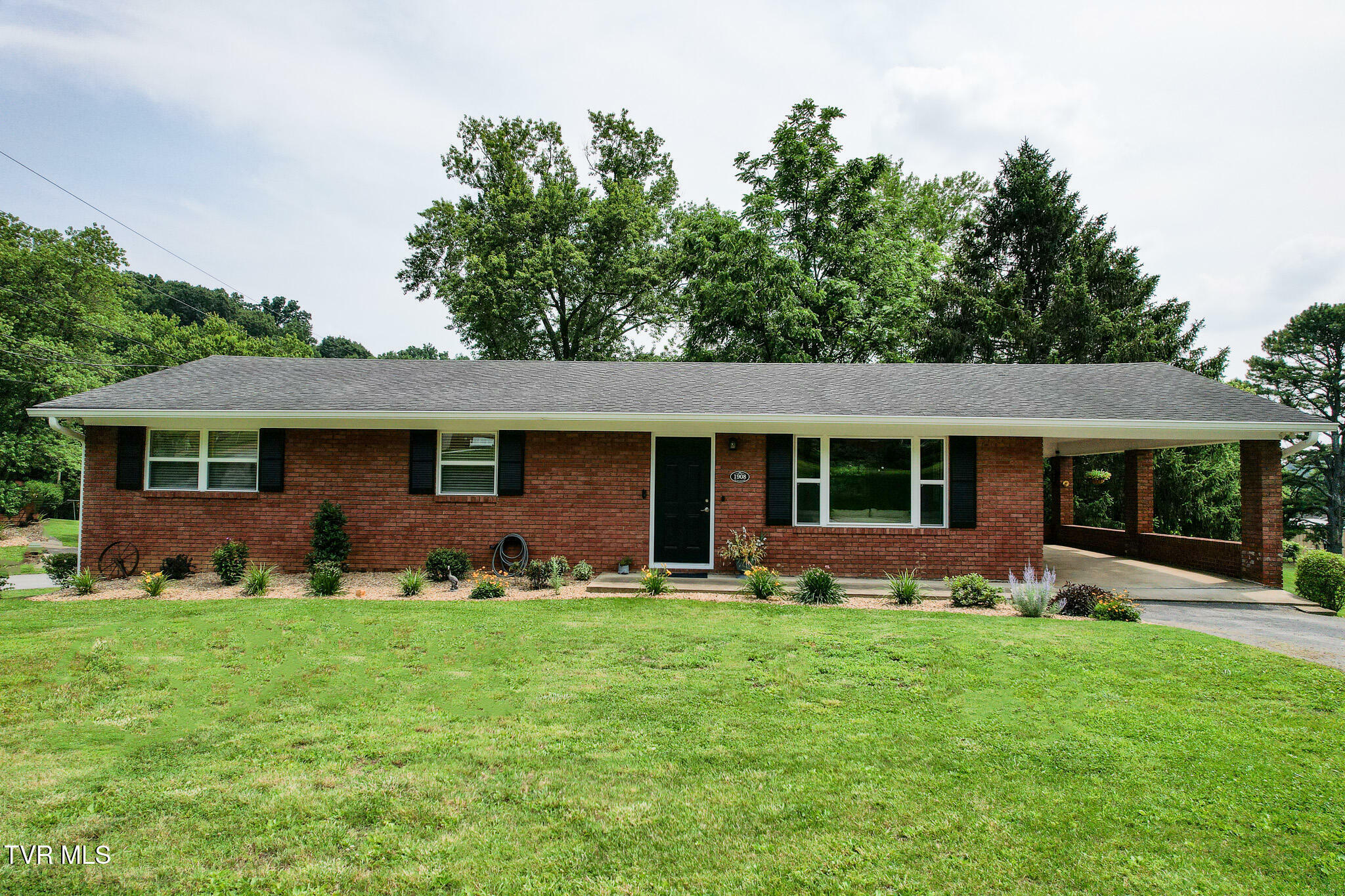 Property Photo: 1908 Old Tusculum Road TN 37745
