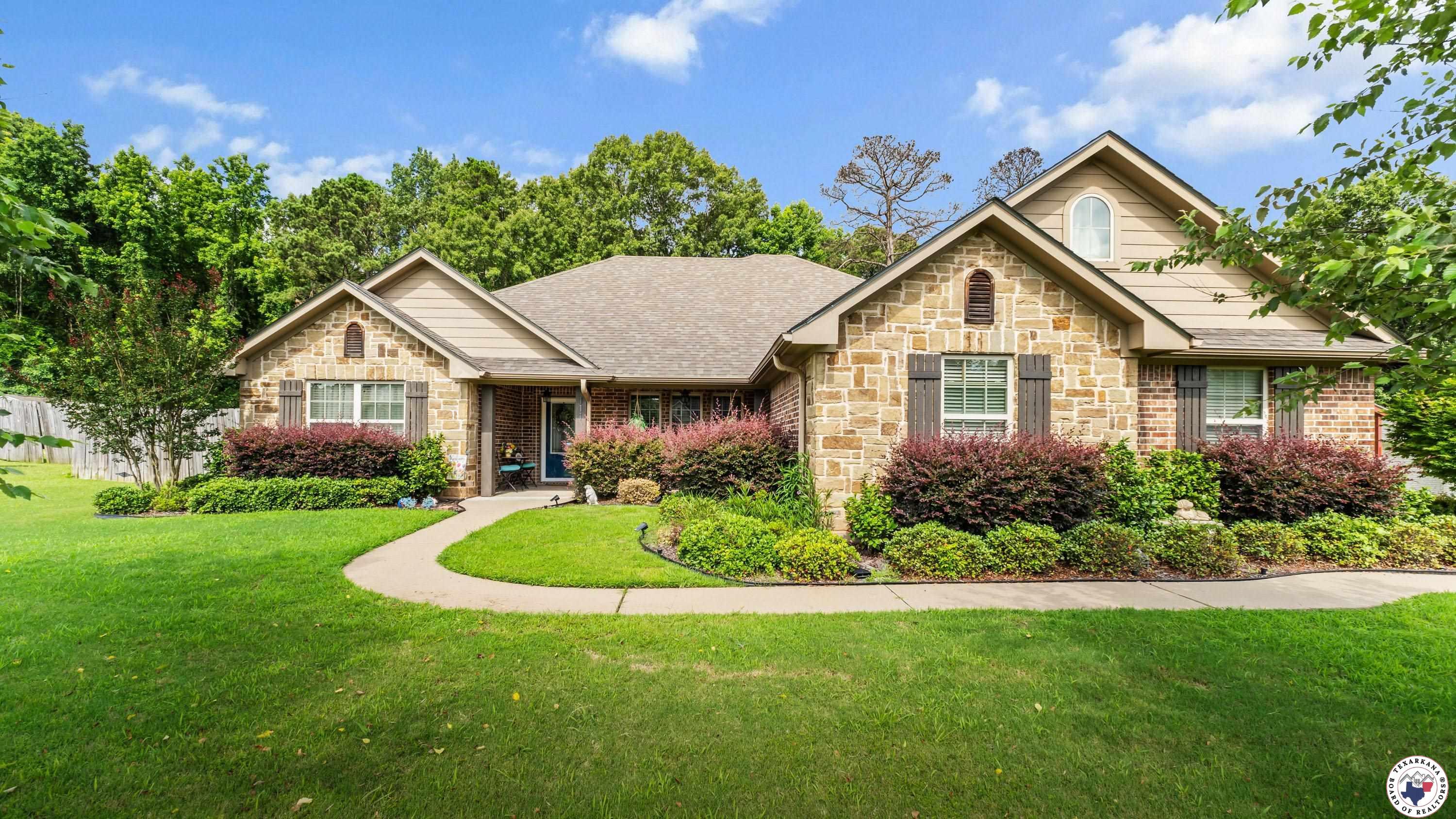 Property Photo: 111 Silverhill Dr TX 75503