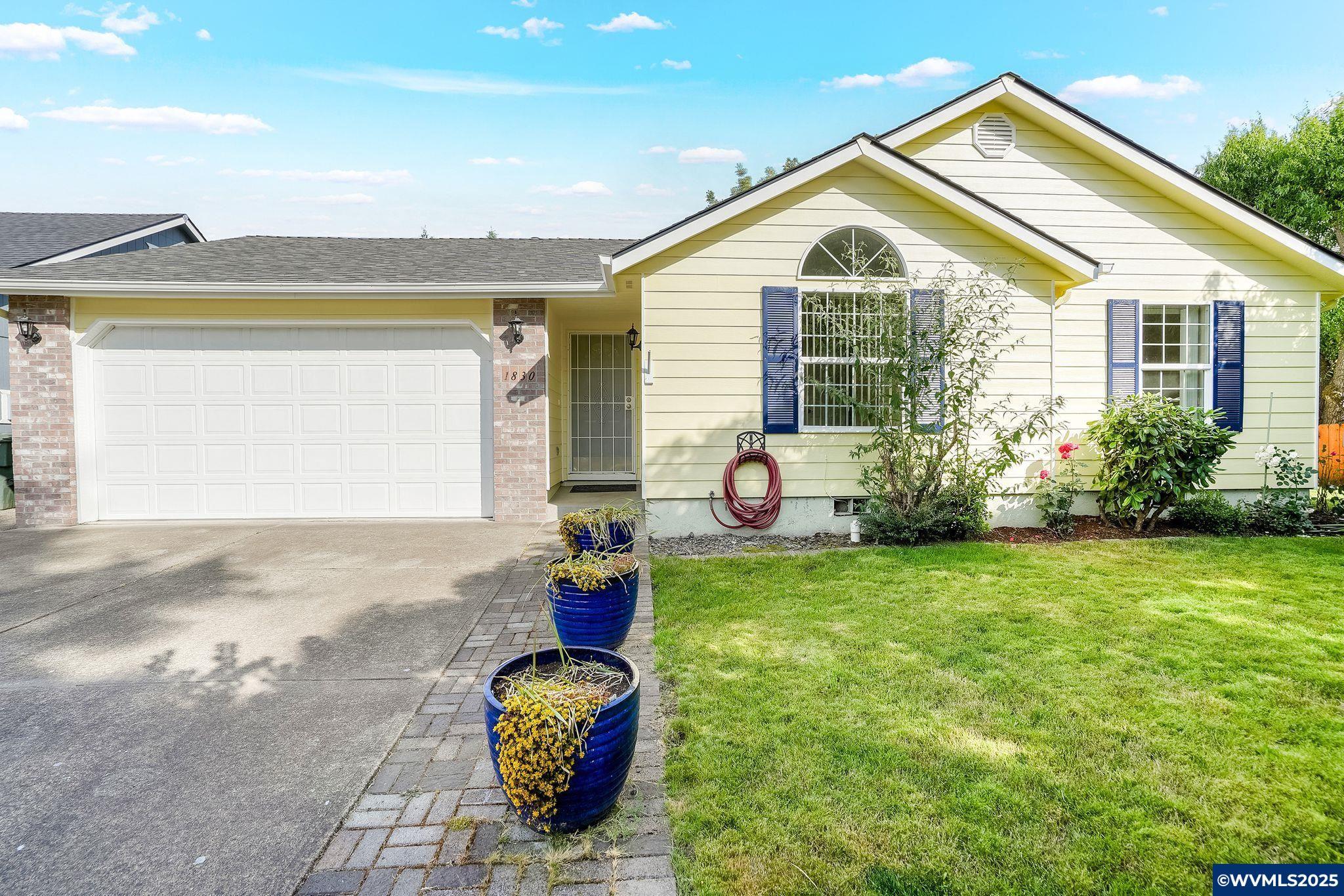 Property Photo: 1830 Plateau St NE OR 97305