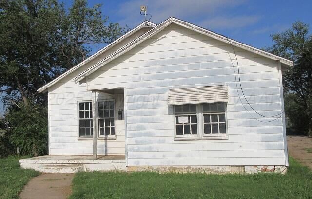 Property Photo: 413 N Bowie Avenue TX 79088