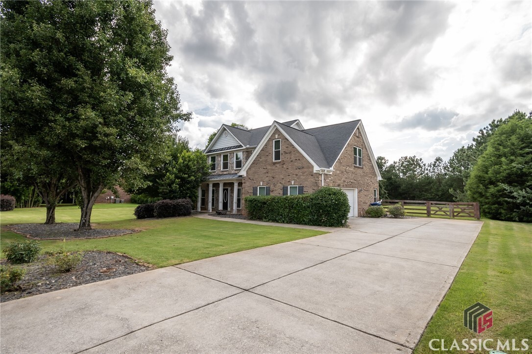 Property Photo: 1090 Ruby Way GA 30622