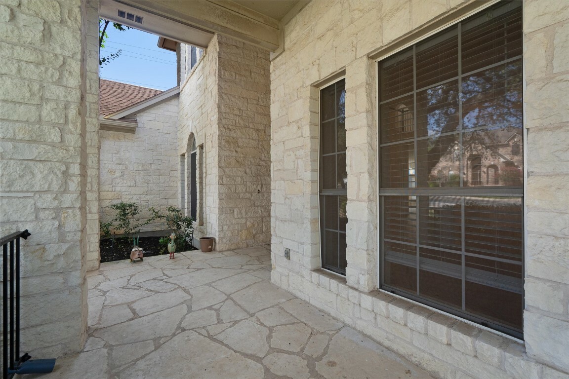 Property Photo:  10303 Spicewood Parkway  TX 78750 