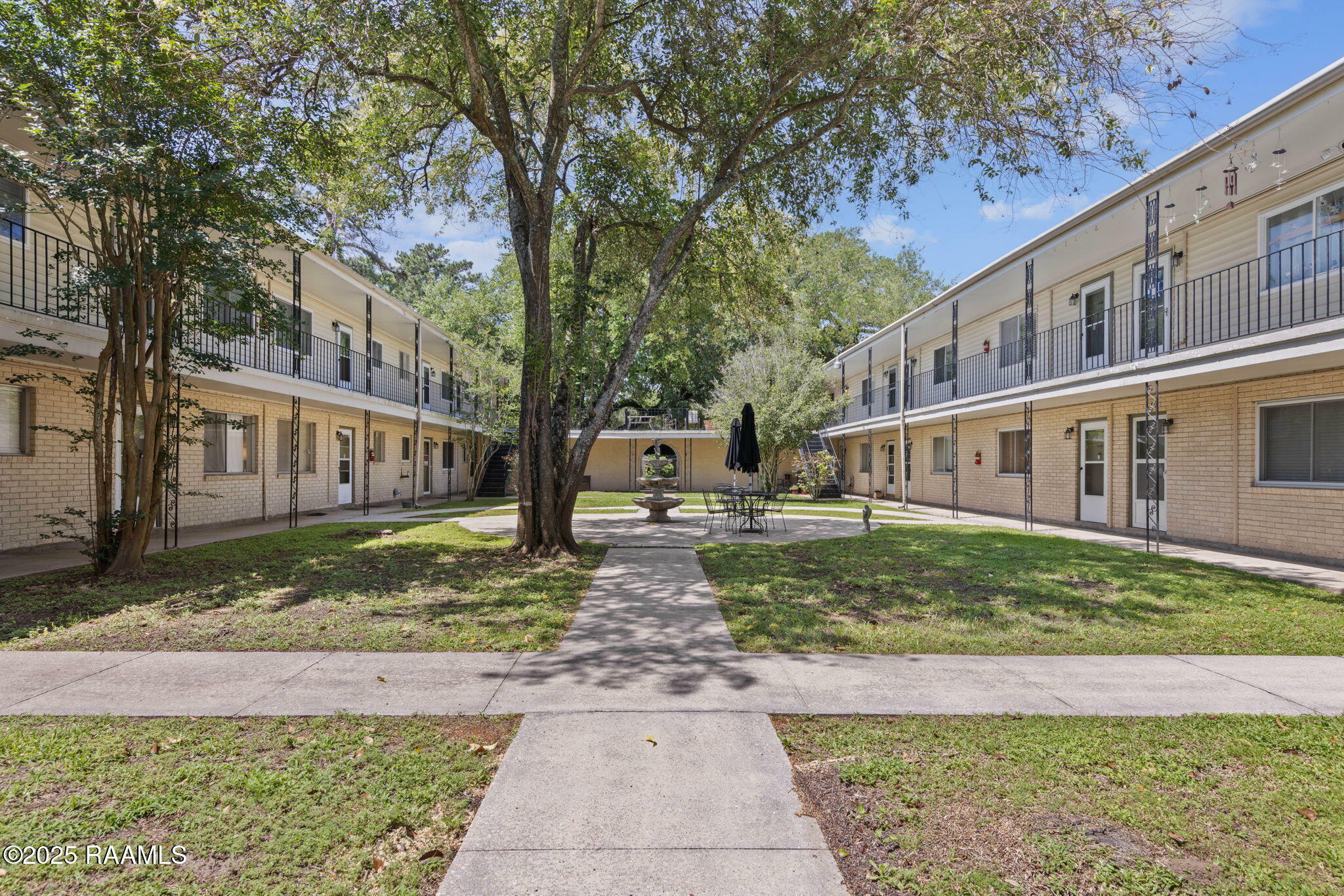 Property Photo: 201 S College Road Apt 107 LA 70503