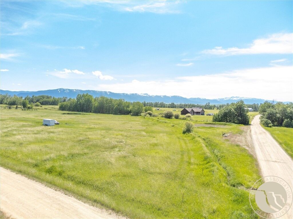 Property Photo:  6 Lupine Circle  MT 59070 