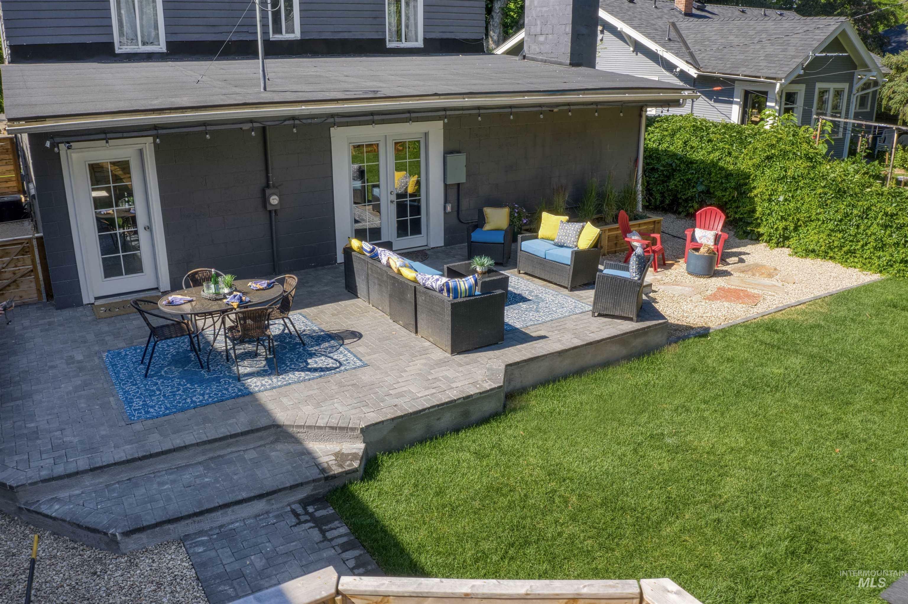 Property Photo: 916 E McKinley St ID 83712