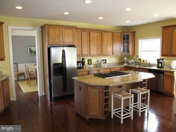 Property Photo: 25697 Hopefield Place VA 20152