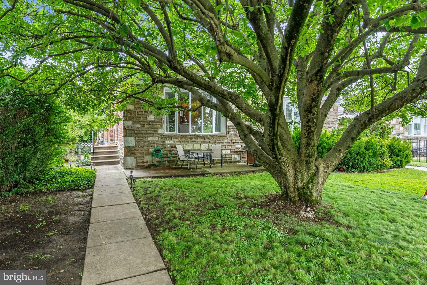 Property Photo: 1110 Borbeck Avenue PA 19111