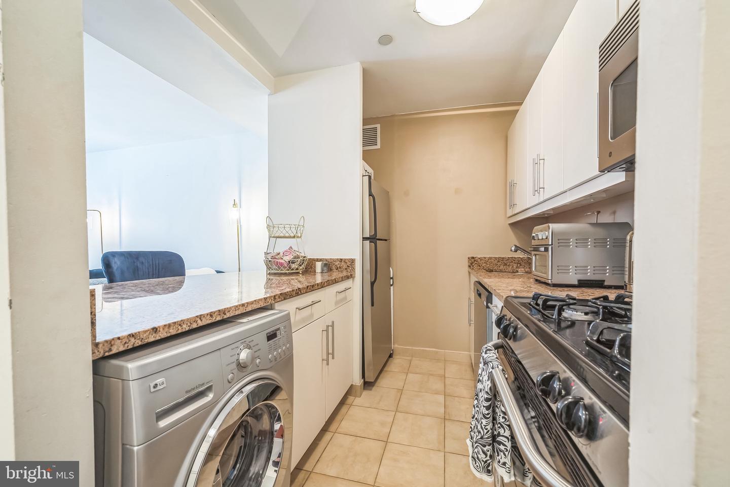 Property Photo: 219 S 18th Street 29 1522 PA 19103