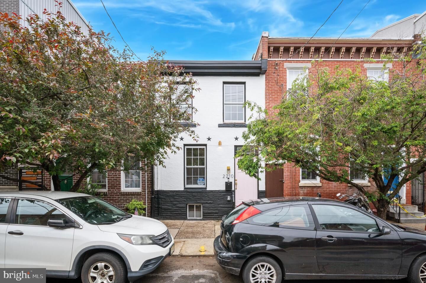 Property Photo: 2210 E Thompson Street PA 19125
