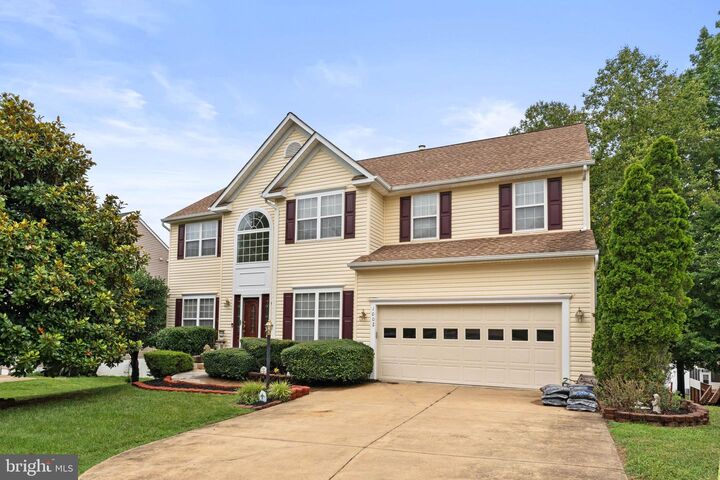 Property Photo: 1002 Black Oak Court VA 22401