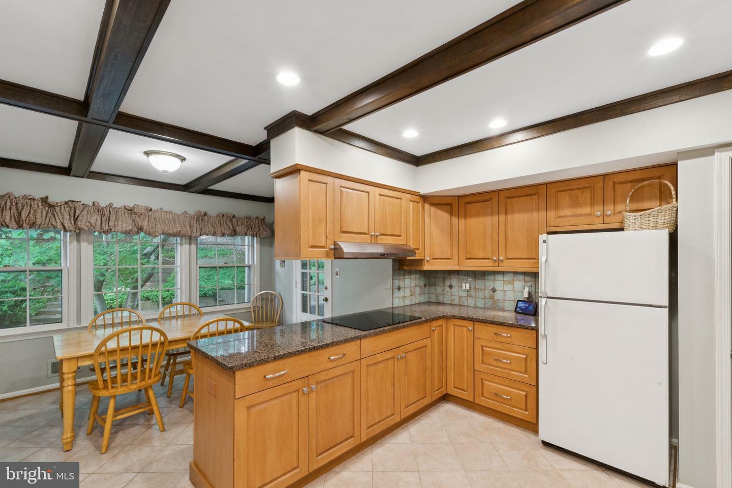Property Photo: 7605 Hackamore MD 20854