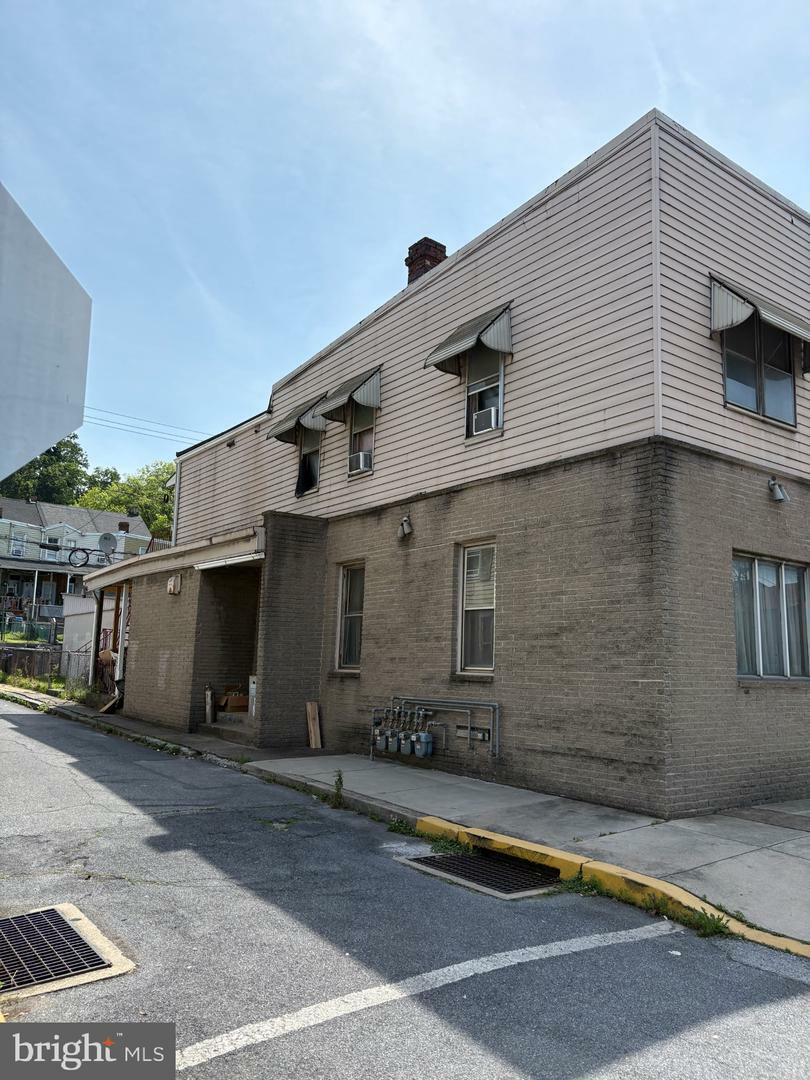 Property Photo:  541 S Front Street  PA 17113 