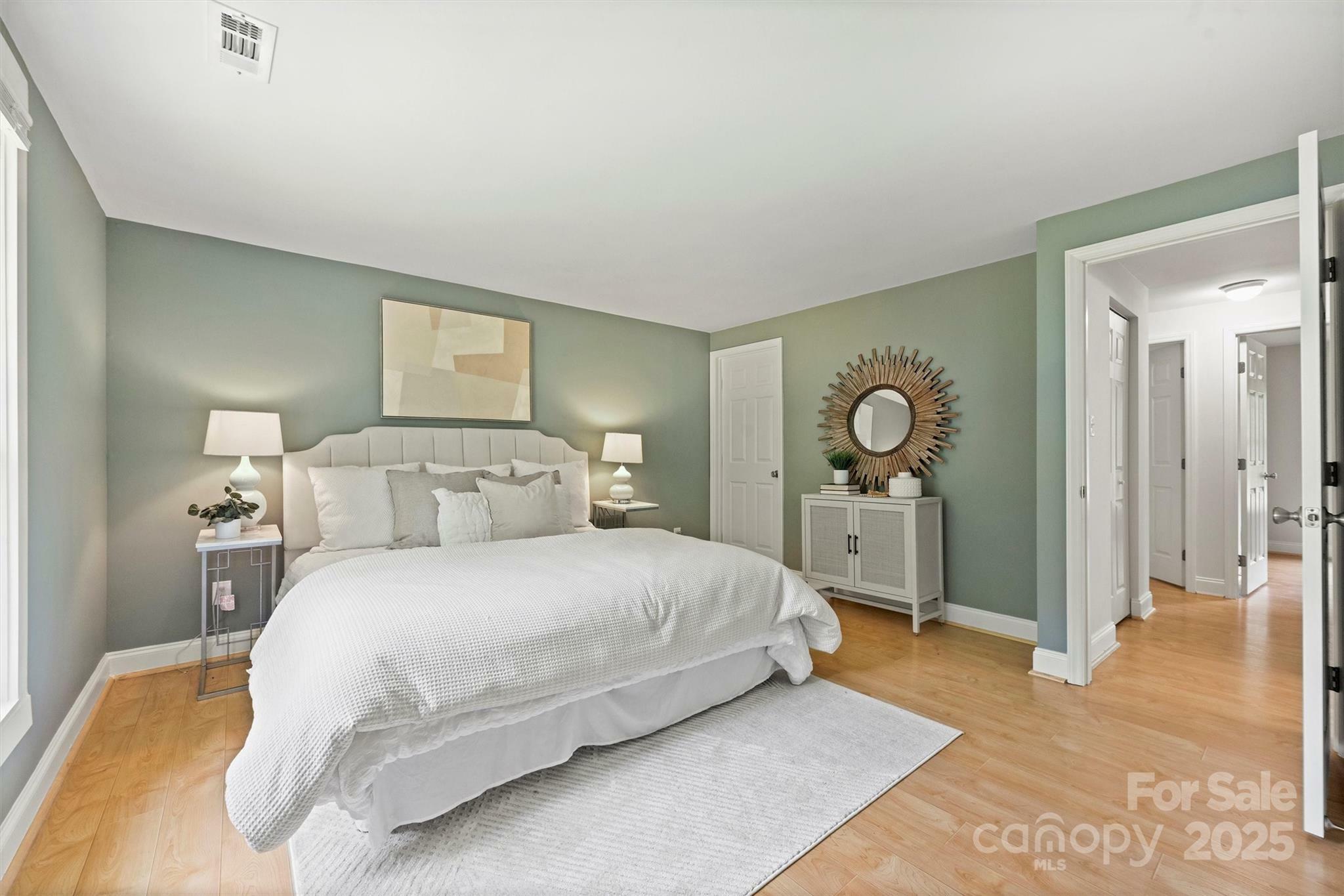 Property Photo: 11539 Five Cedars Road NC 28226
