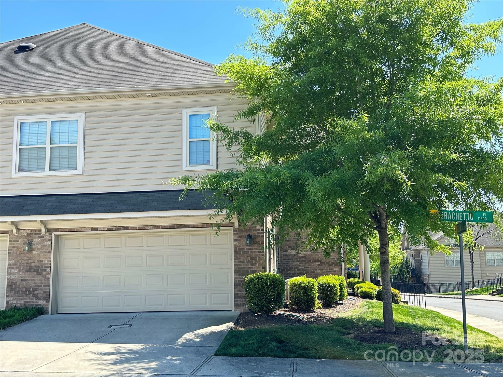 Property Photo: 12421 Fiorentina Street NC 28277