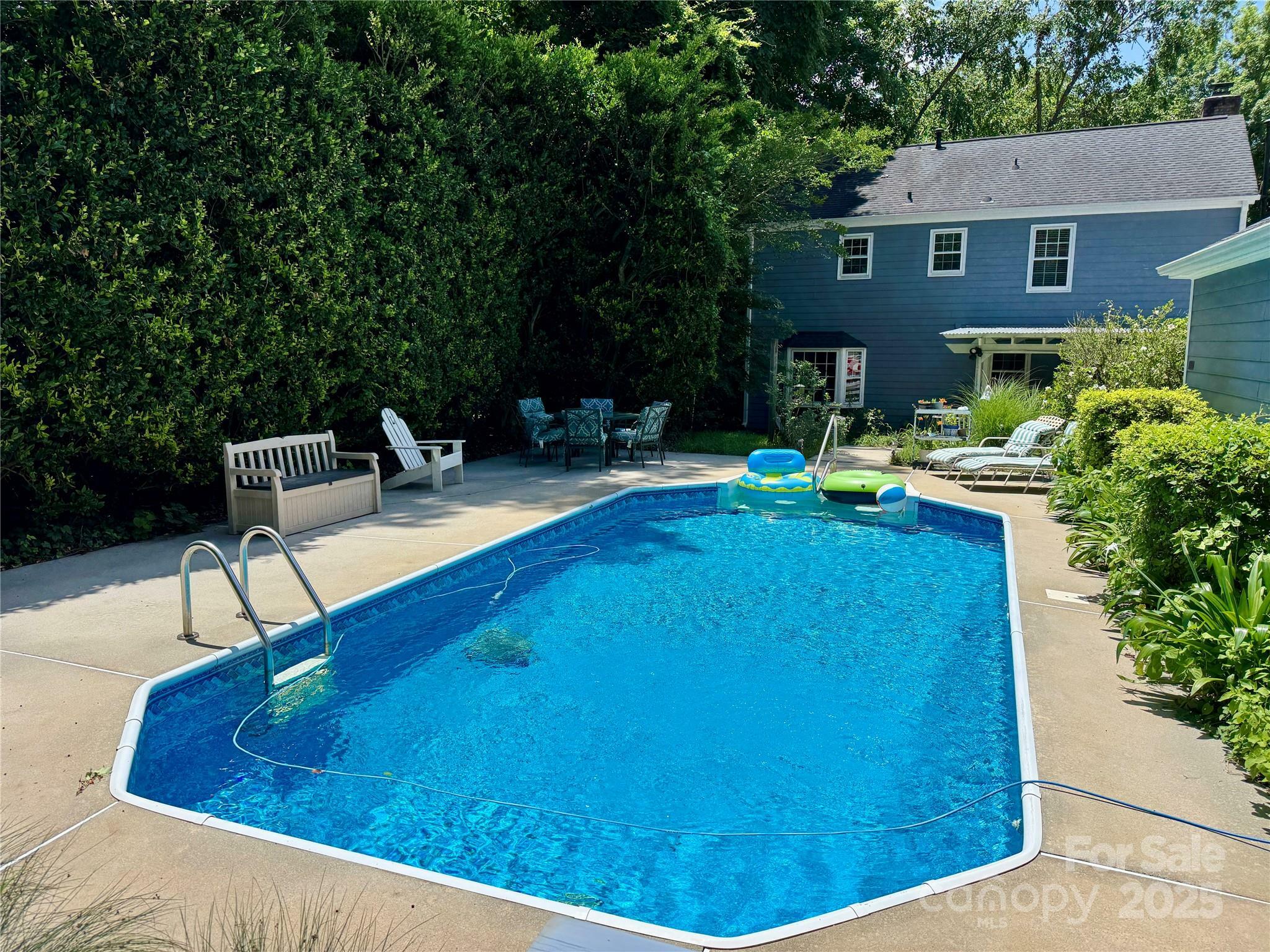Property Photo: 4911 Rivergreen Lane NC 28227