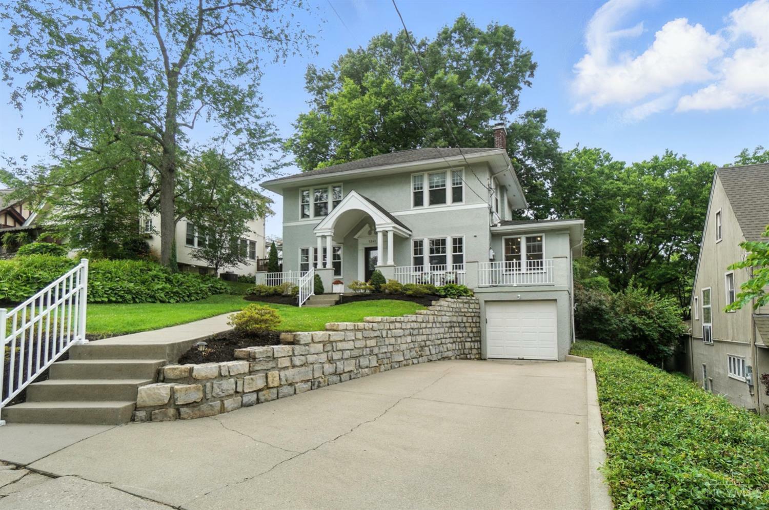 Property Photo: 1241 Paddock Hills Avenue OH 45229