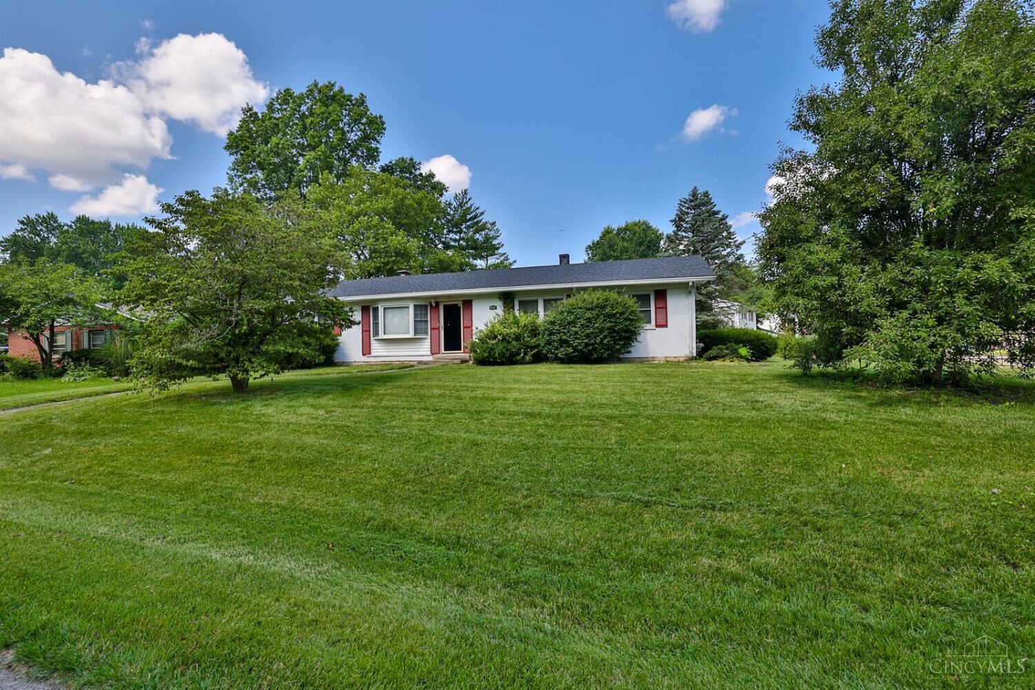 Property Photo: 9197 Long Lane OH 45231