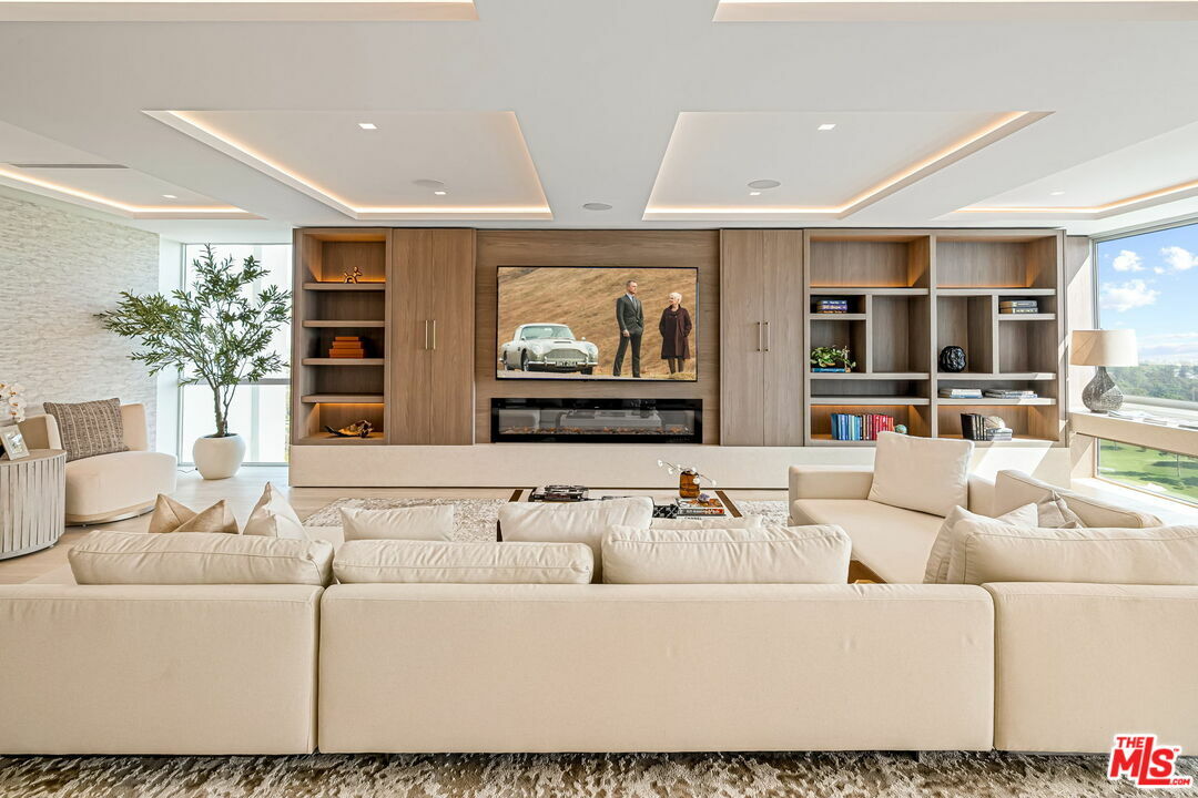 Property Photo: 2222 Avenue Of The Stars CA 90067