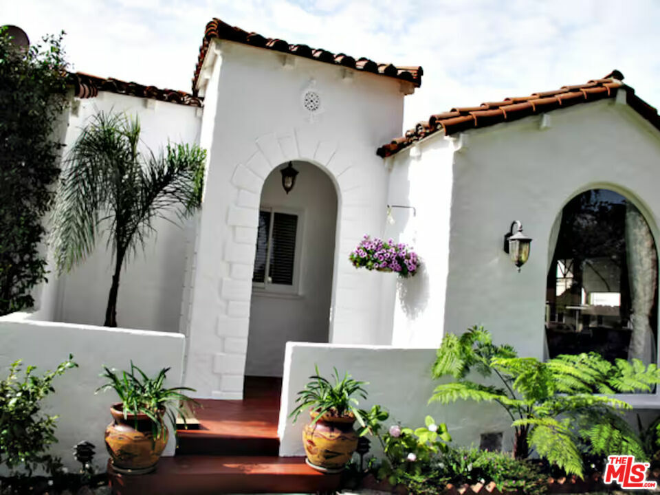 Property Photo: 4125 Huron Ave CA 90232