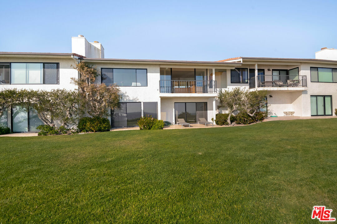 Property Photo: 6805 Shearwater Ln CA 90265