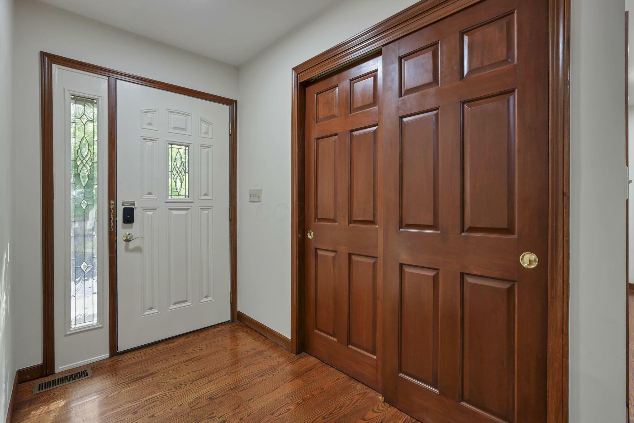 Property Photo: 516 Woodview Road OH 43081