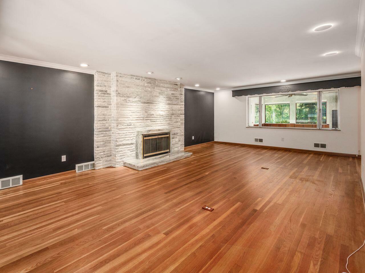 Property Photo: 2663 Charing Road OH 43221