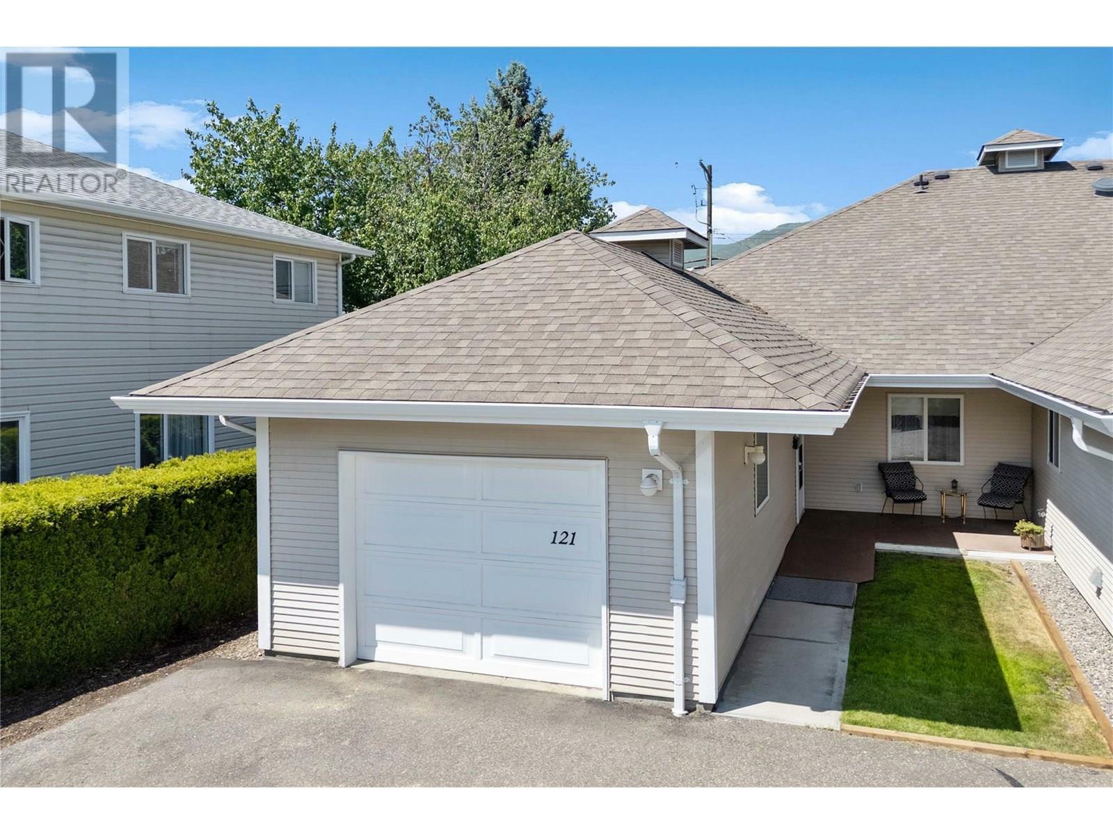 Property Photo: 900 5 Avenue Southwest 121 BC V1E 1L2