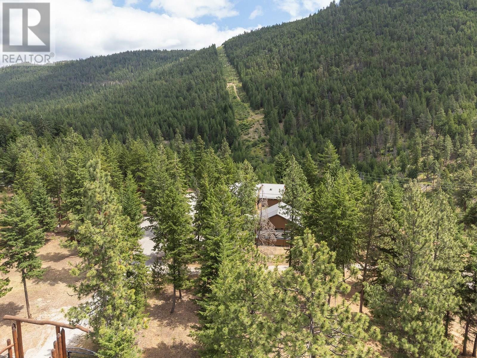 Property Photo: 4335 Maxwell Road BC V0H 1X3