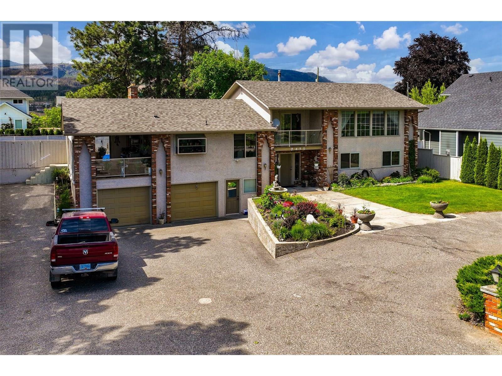 2430 Crestview Road  West Kelowna BC V1Z 1Z1 photo
