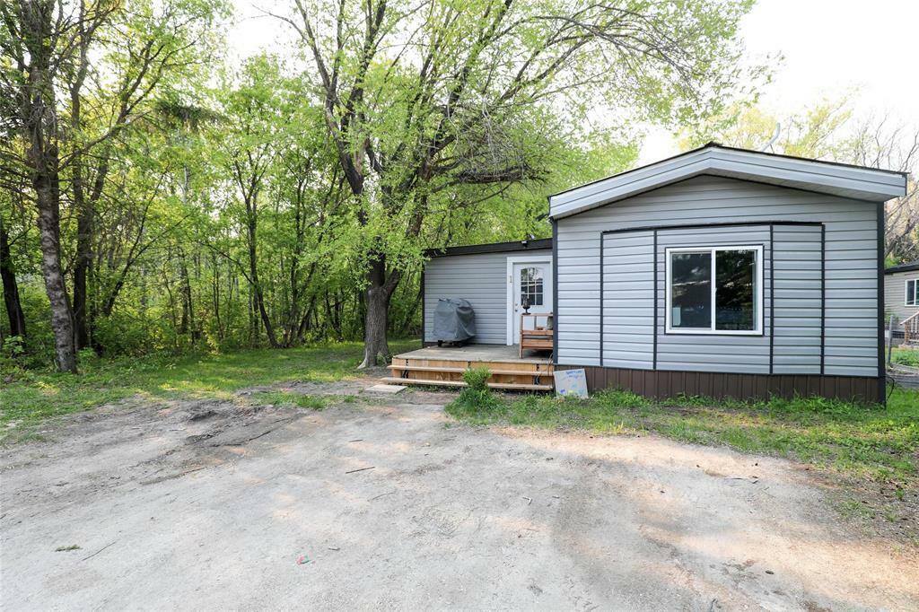 Property Photo: 1 Aspen Four Drive MB R5G 0M3