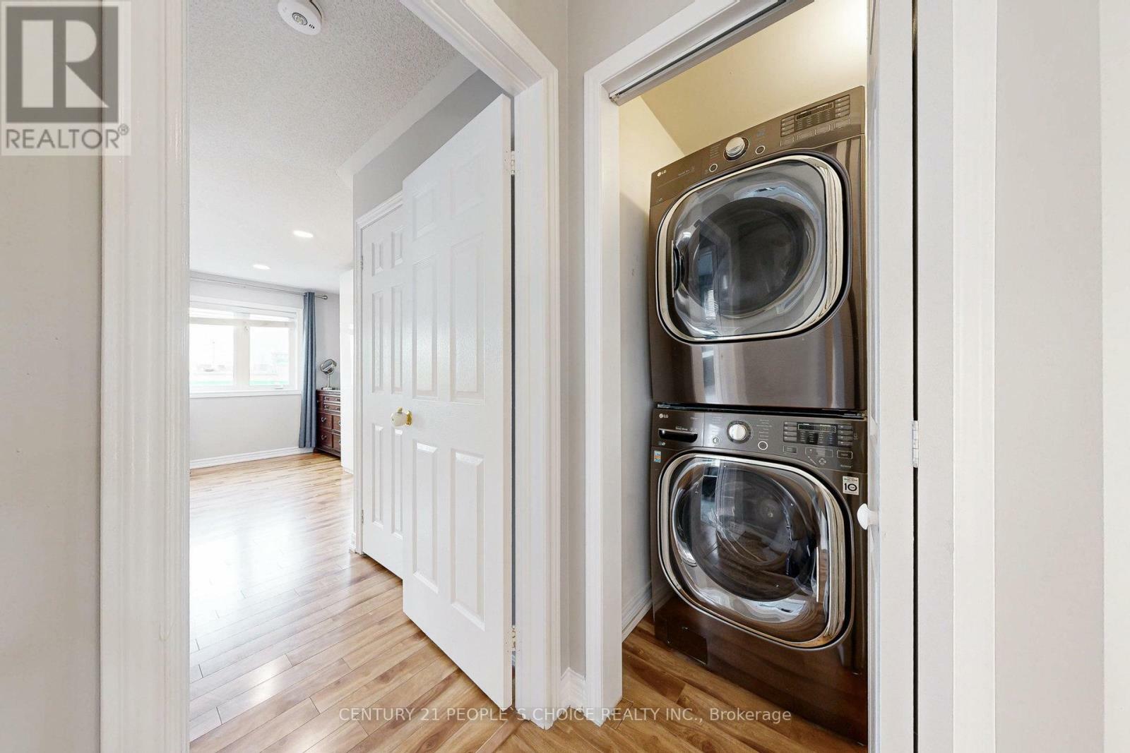 Property Photo: 7095 Village Walk ON L5W 1X5
