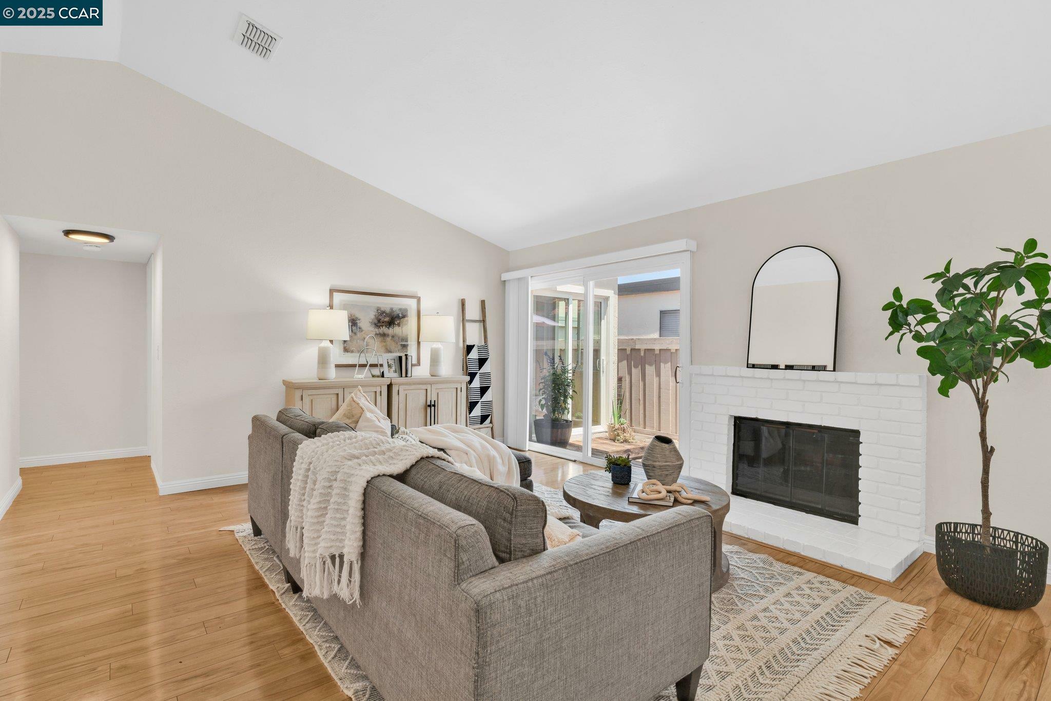 Property Photo: 7 Clark Creek Circle CA 94517