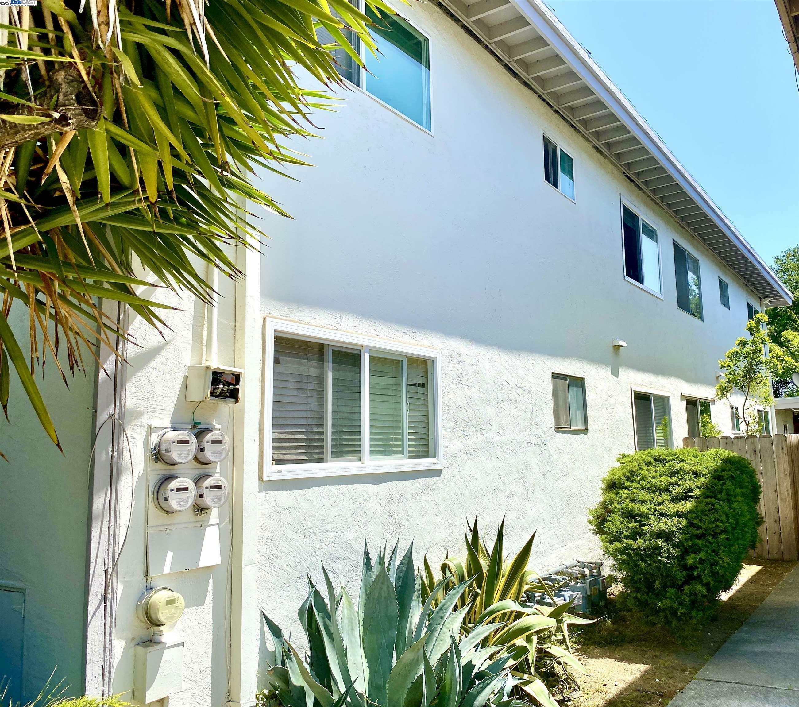 Property Photo:  2541 Denning Ct  CA 94546 