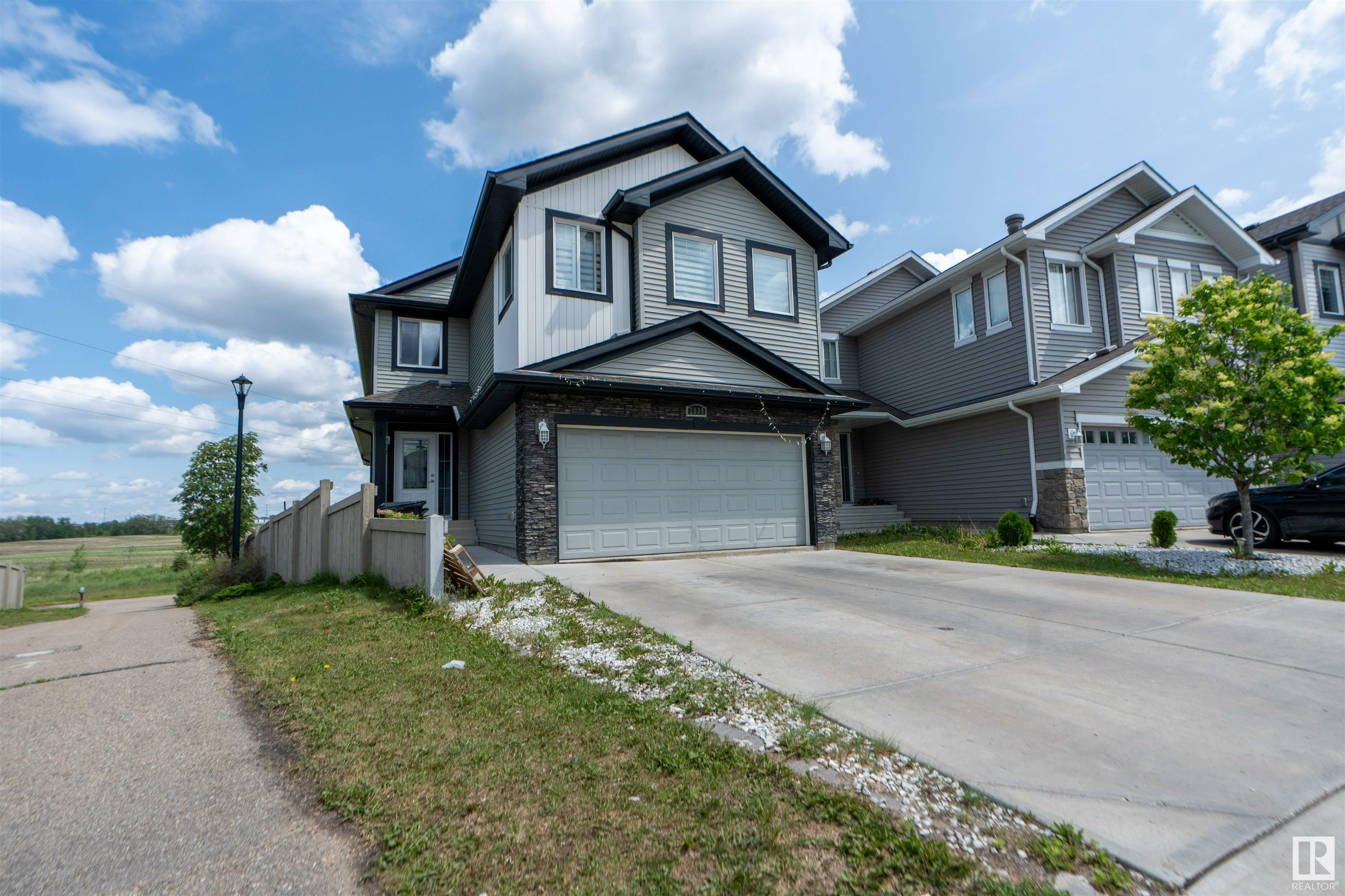 2939 11 Street NW  Edmonton AB T6T 0X7 photo