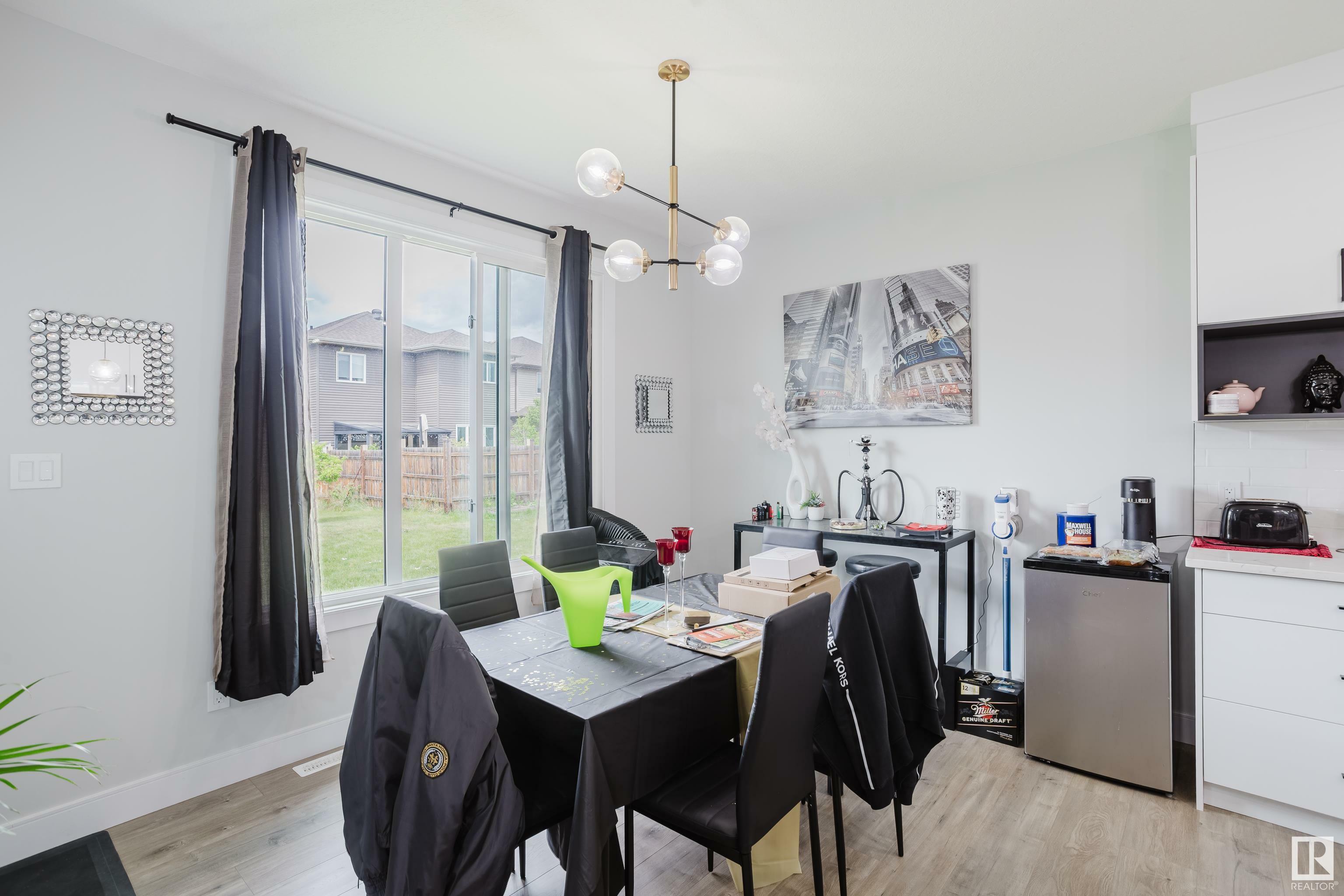 17328 68 Street NW  Edmonton AB T5Z 0W4 photo