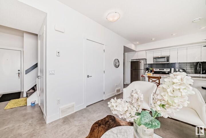 Property Photo: 446 Allard Boulevard SW 22 AB T6W 3S7