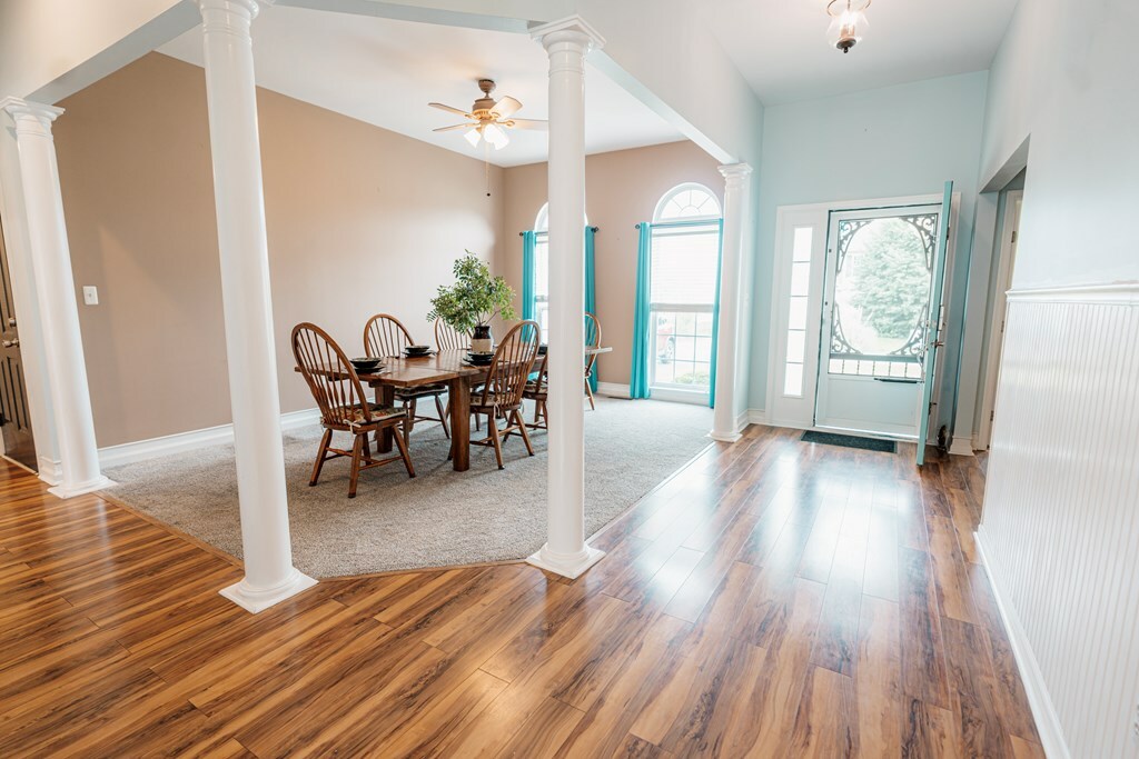 Property Photo: 37275 Longboat Ct VA 23356