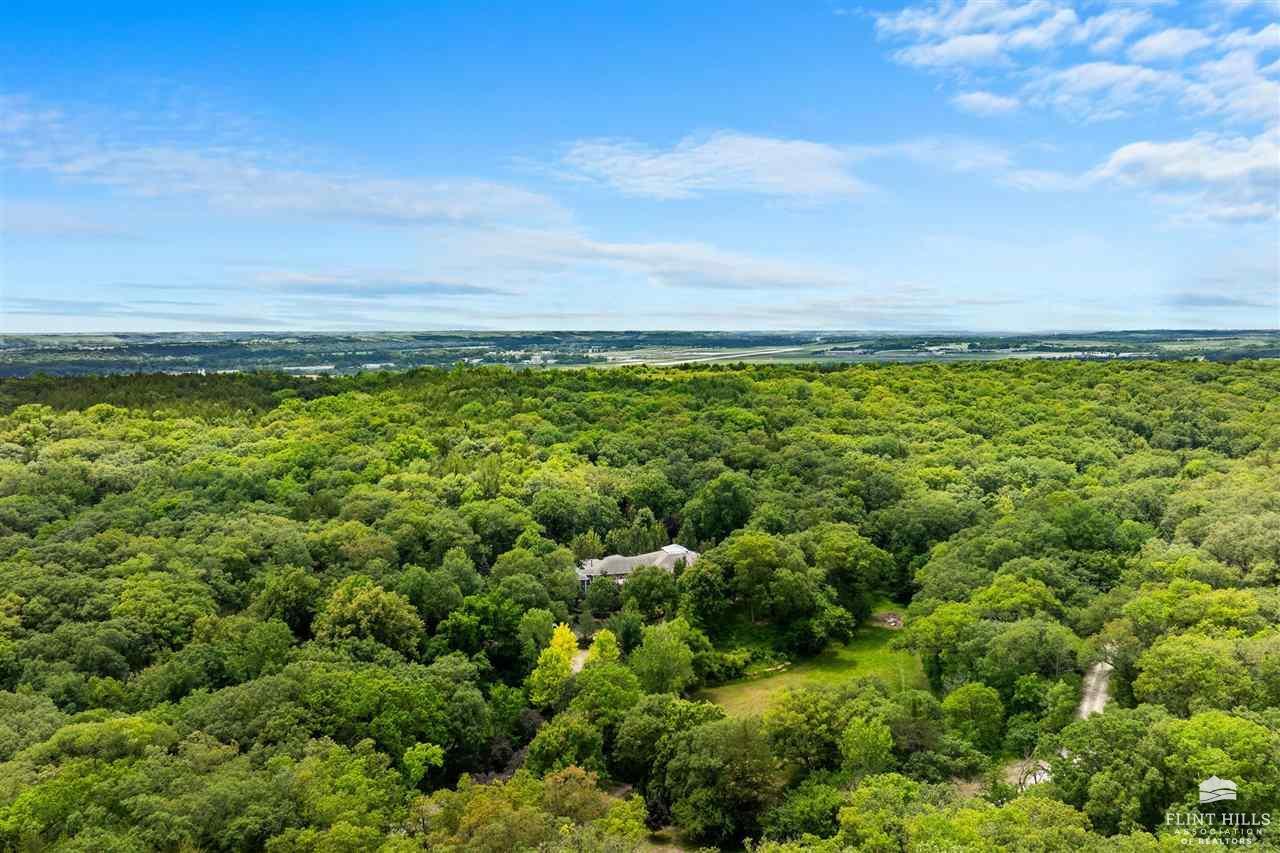 Property Photo: 630 S Scenic Drive KS 66503