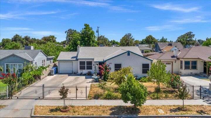 4832 E Illinois Avenue  Fresno CA 93727 photo