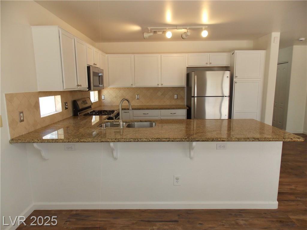 Property Photo: 1018 Sun Poppy Avenue NV 89123