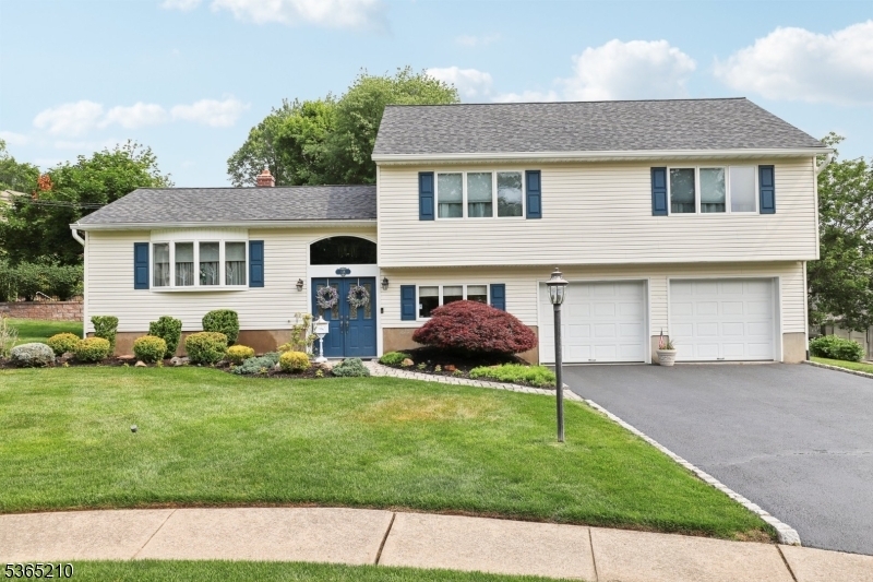 Property Photo: 6 Kipp Ct NJ 07470