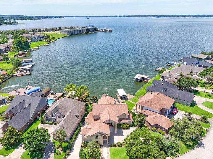7159 Kingston Cove Lane  Willis TX 77318 photo