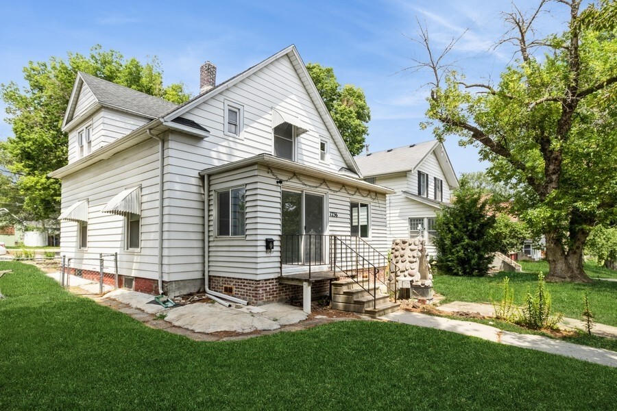 Property Photo: 1236 York Street IA 50316